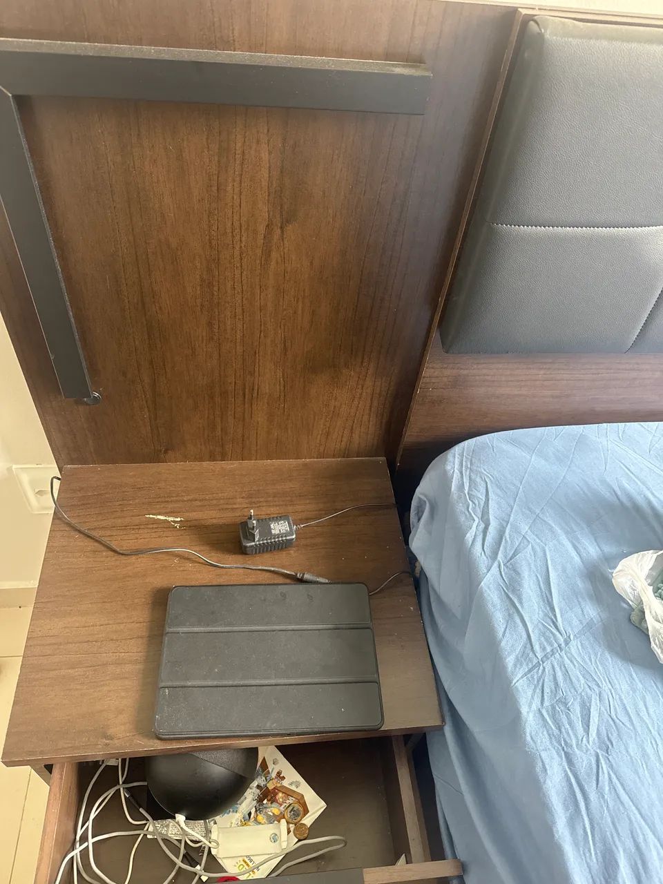 Bed headboard64363742606338121