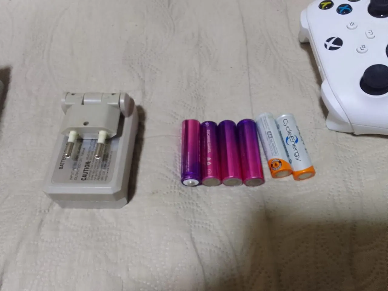 Pilhas Recarregáveis AA + Carregador + Controle Xbox