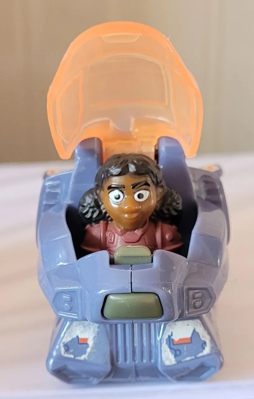 Boneco Izzy com Nave Filme Buzz Lightyear Disney Mcdonalds
