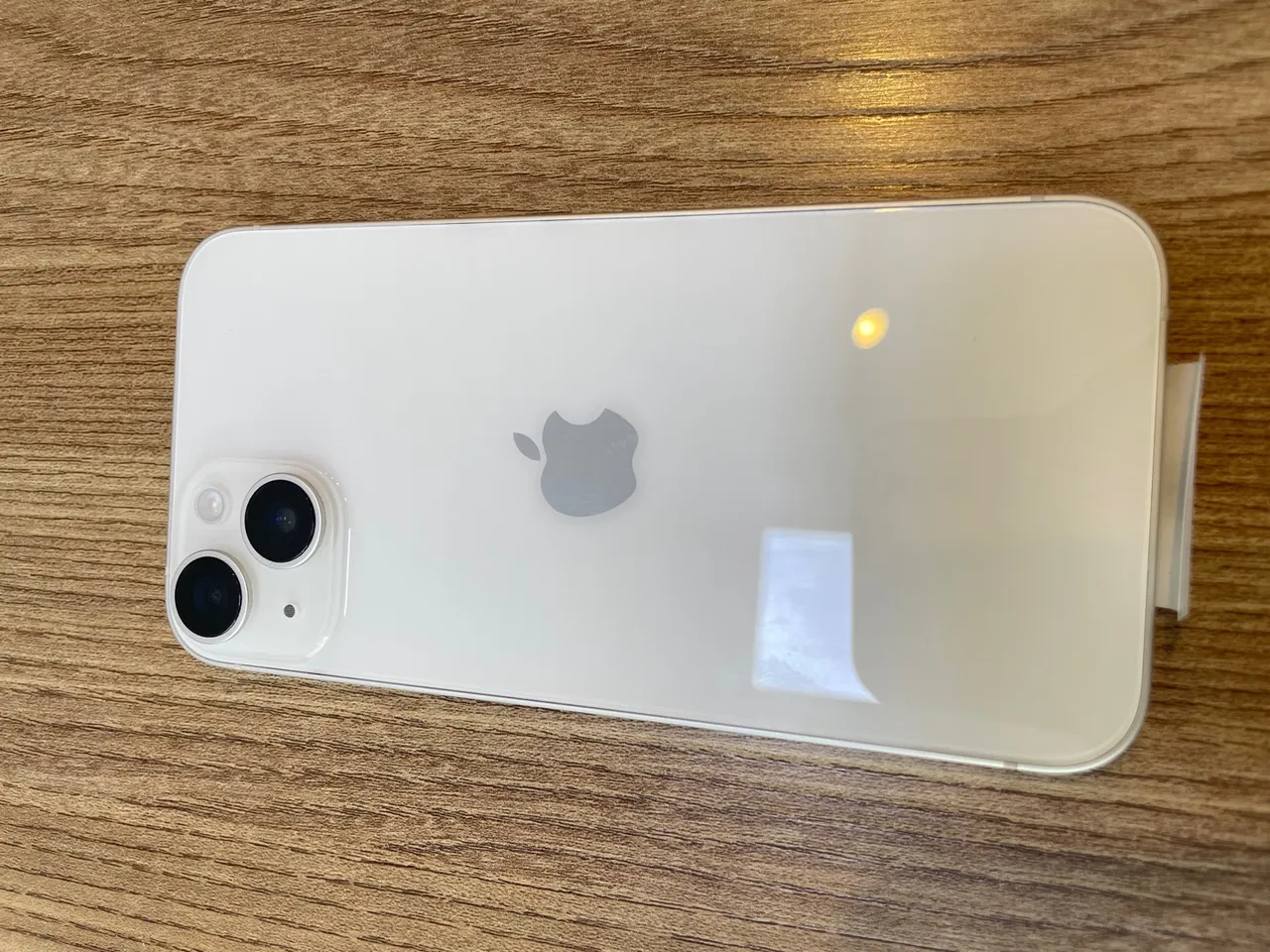iPhone Branco - Design Elegante e Desempenho Incrível!