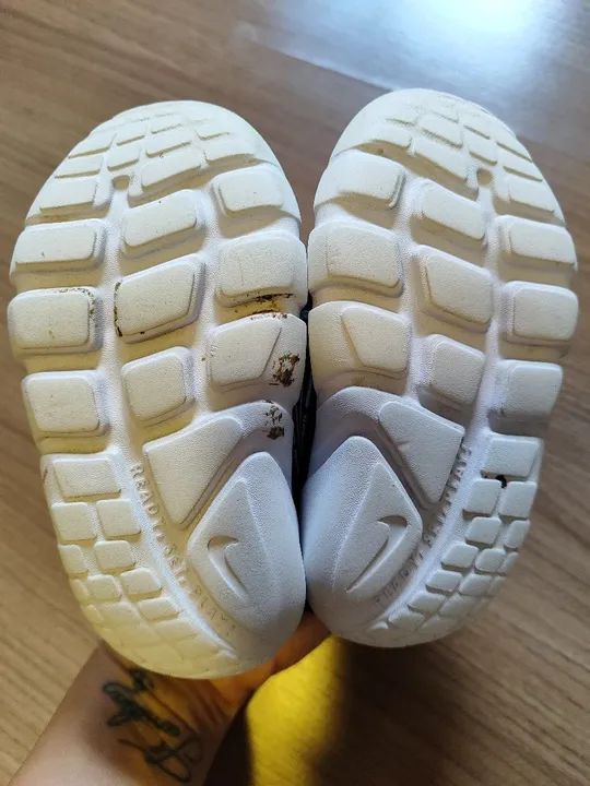 Tênis Nike Bebê - Tamanho 21 - Preto - Foto 4