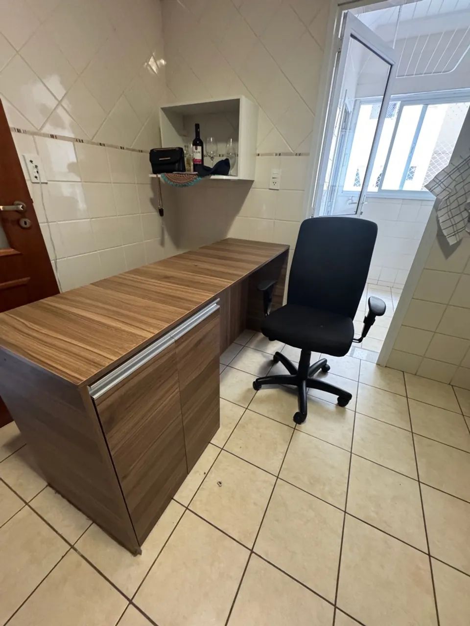 Mesa Mdf com 2 mt escritório com cadeira  - Foto 6