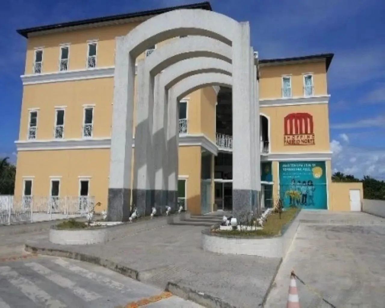 SALA COMERCIAL em LAURO DE FREITAS - BA, ESTRADA DO COCO