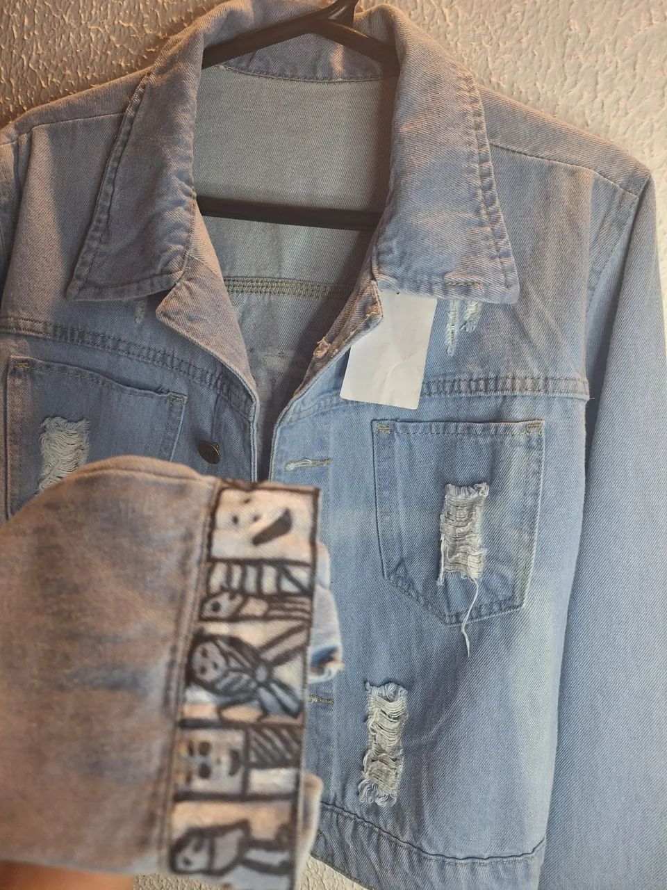 Jaqueta Jeans Pintada a mão  - Foto 4