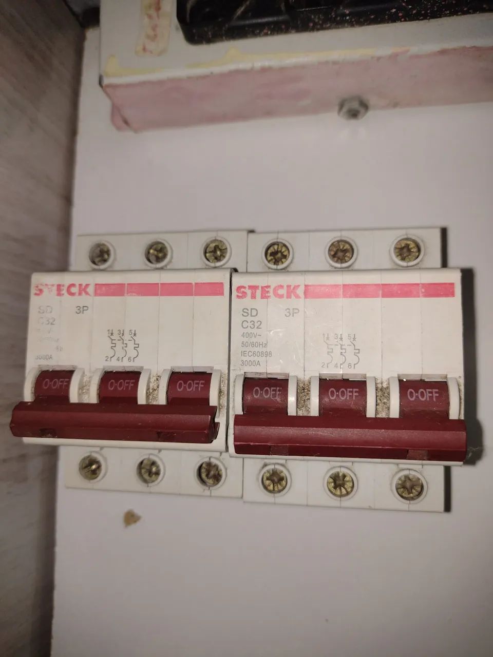 Disjuntores 64842067600257122