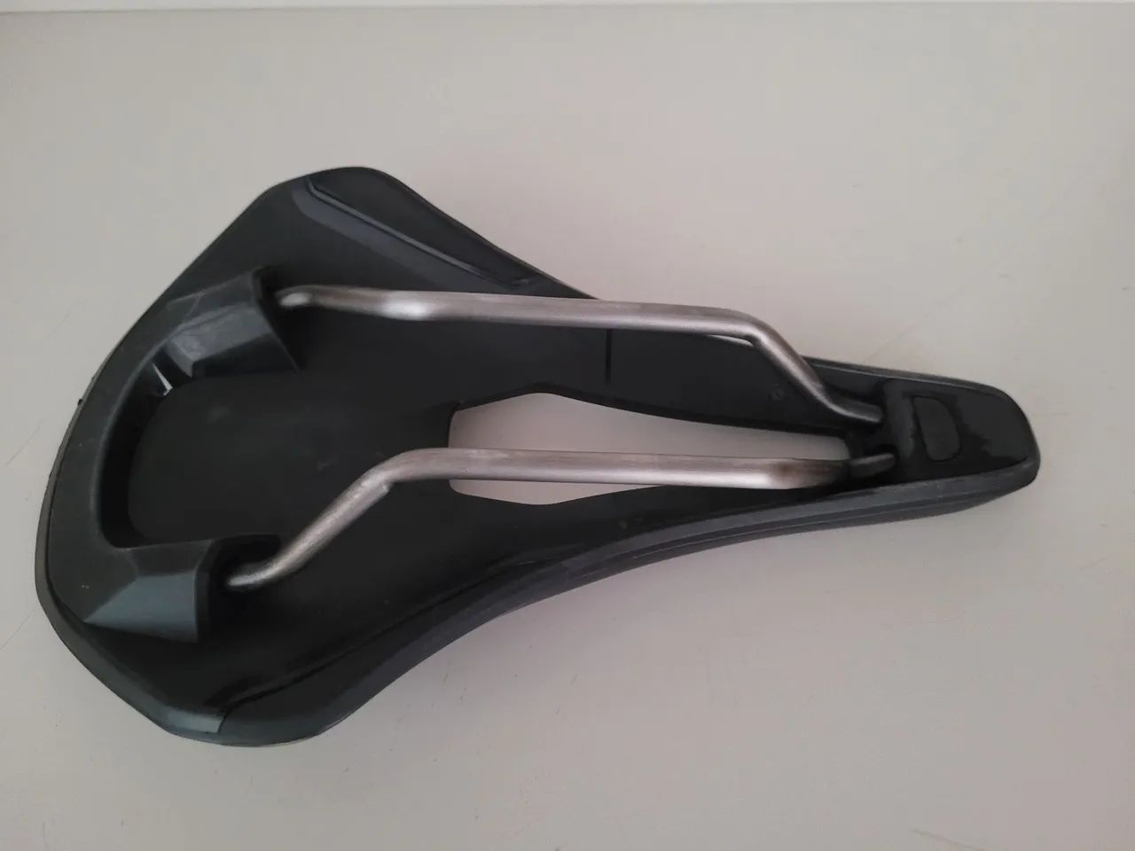 SELIM FIZIK VENTO ARGO R3 PRETO 150MM - Foto 5