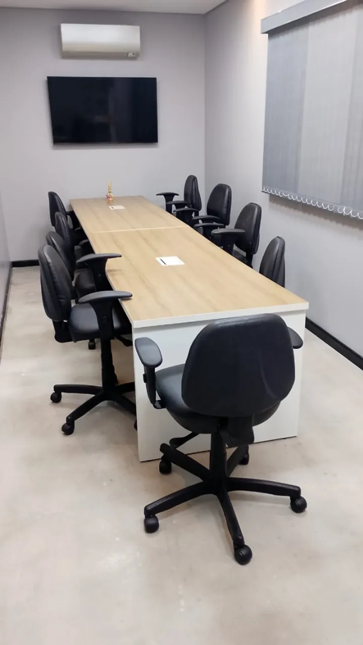 MESA DE REUNIÃO + CADEIRAS GIRATORIAS