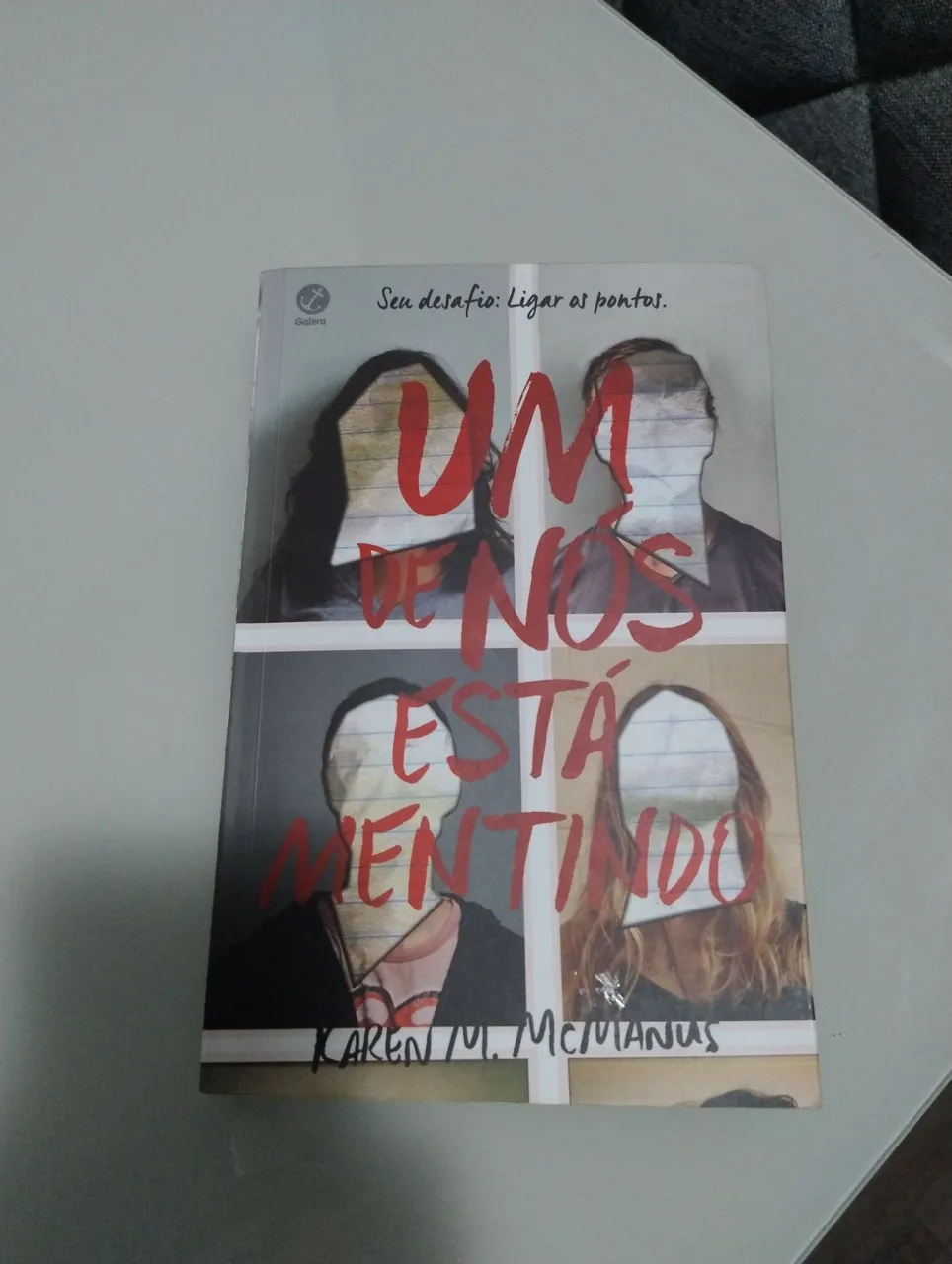 Um de Nós Está Mentindo - Karen M. McManus