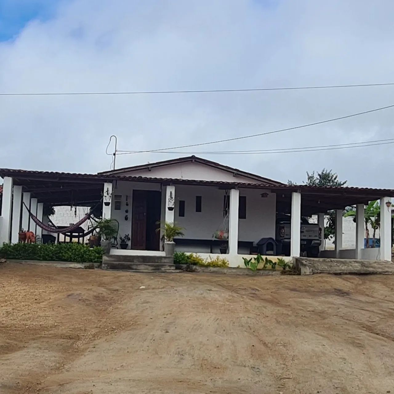 Chácara murada com piscina, área de churrasqueira. Muito linda e bem localizada.  8 km da  - Foto 2
