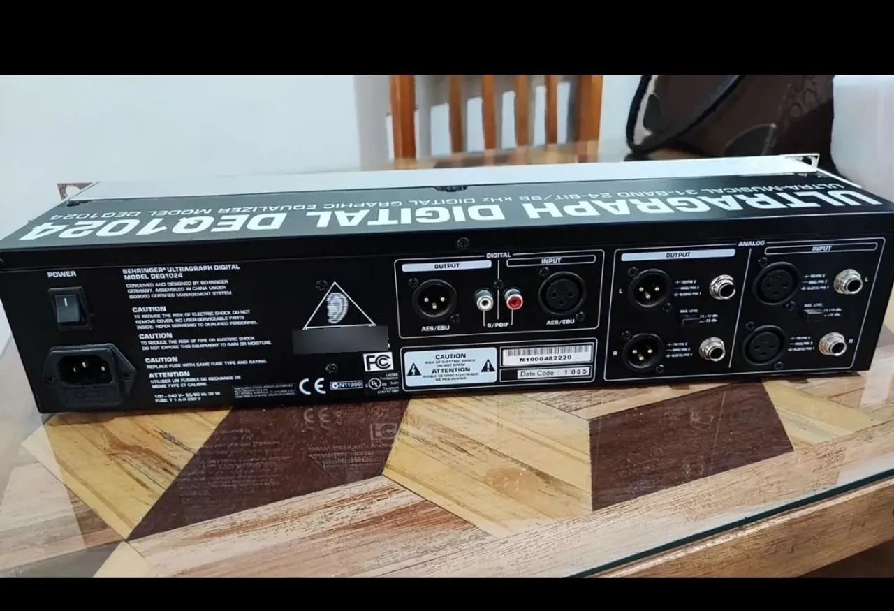 Equalizador Behringer Ultragraph Digital DEQ1024 - Foto 2