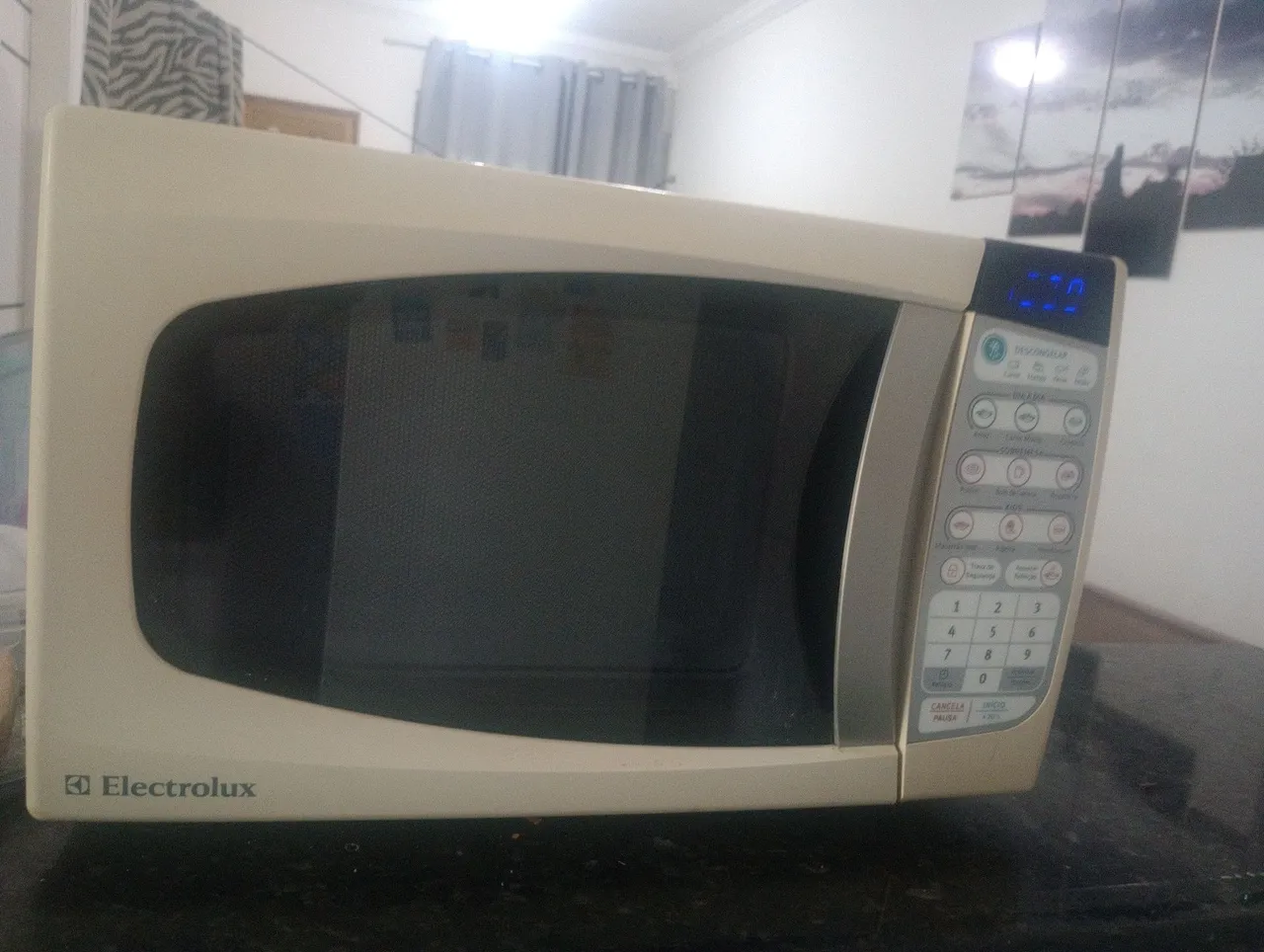 Micro-ondas Electrolux - com defeito