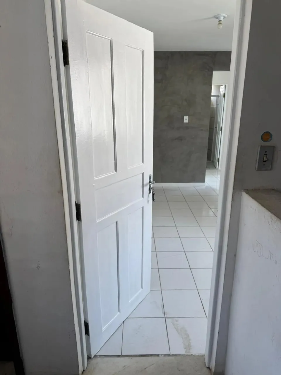 Alugo apartamento no Murici 2 a poucos metros da av principal São Luís Rei de França
