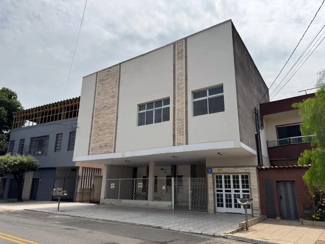 Sala Comercial para Venda em Timóteo, Timirim, 3 dormitórios, 1 suíte, 4 banheiros, 2 vaga