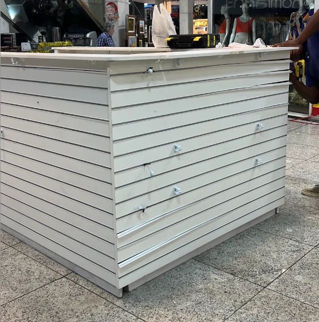 Quiosque em madeira - mdf branco - na tijuca + capa - Foto 2