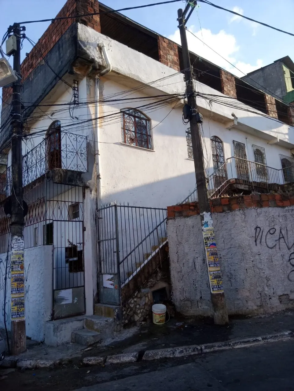 Sobrado para venda possui 150 metros quadrados com 1 quarto em Cosme de Farias - Salvador