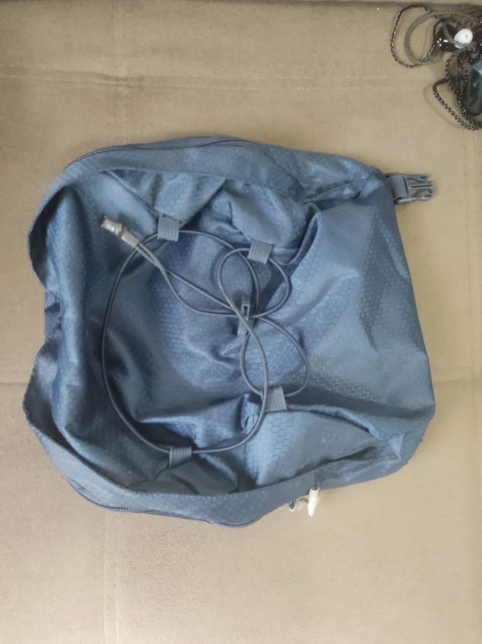 Mochila Quechua Symbium 70+10L + Bolsa de Transporte para Avião - Brinde - Foto 3