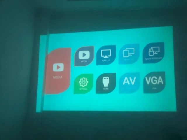 Projetor UC68 com Wi-Fi