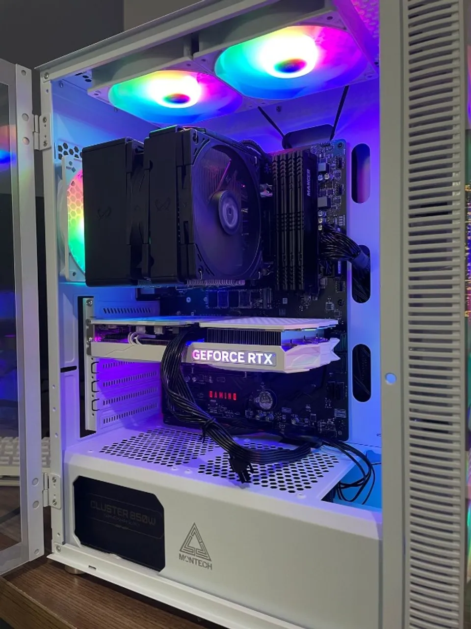 PC Gamer Ryzen 7 5700X3D + RTX 4060 Ti 32GB RAM SSD 512GB - Praticamente Novo