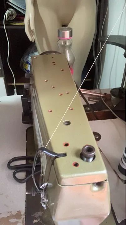 Máquina de Costura Industrial - Usada em Ótimo Estado - Foto 4