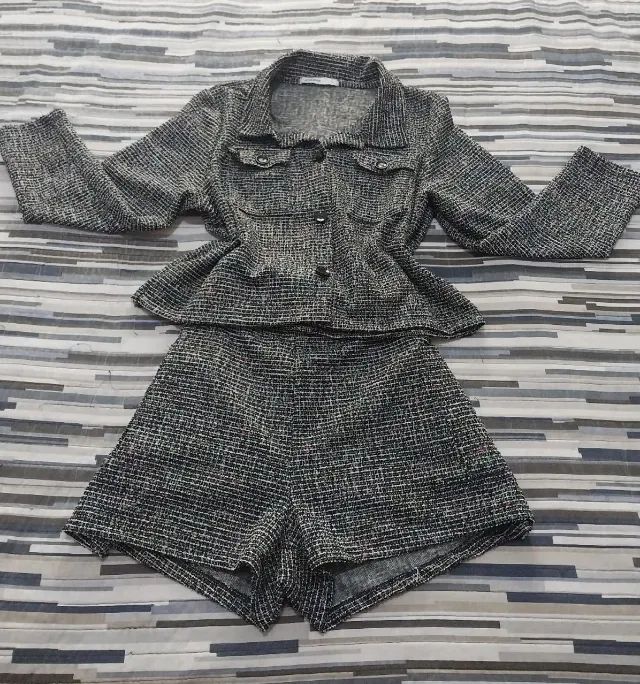 Conjunto de Blazer e Shorts em Tweed Preto