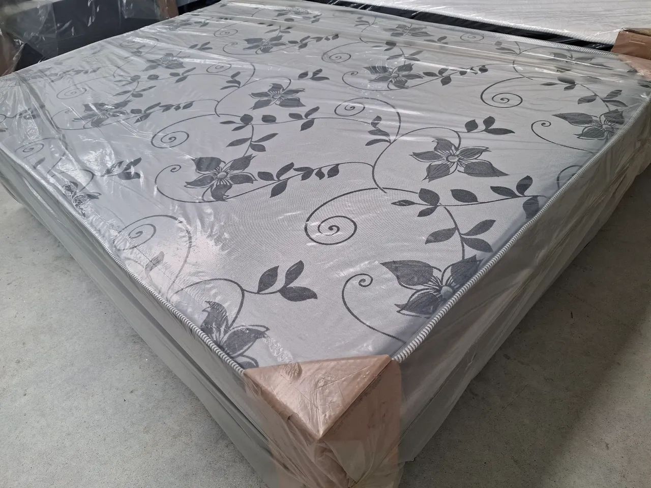 Cama Box casal nova com garantia!! - Foto 2