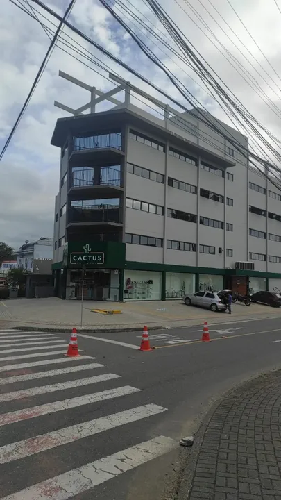 Salas para Locação a partir de 20m2 no Aventureiro
