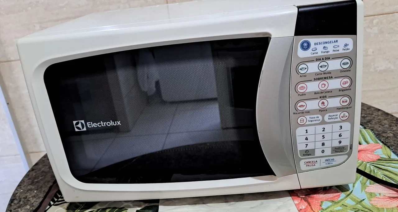 Micro-ondas Electrolux branco 20L (Negociável)