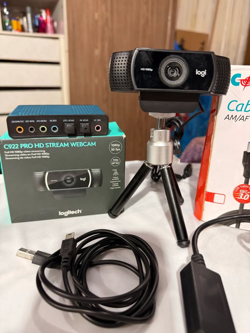 Selling everything for R$ 650, high-quality camera, audio interface and extension cable *64166980892418120