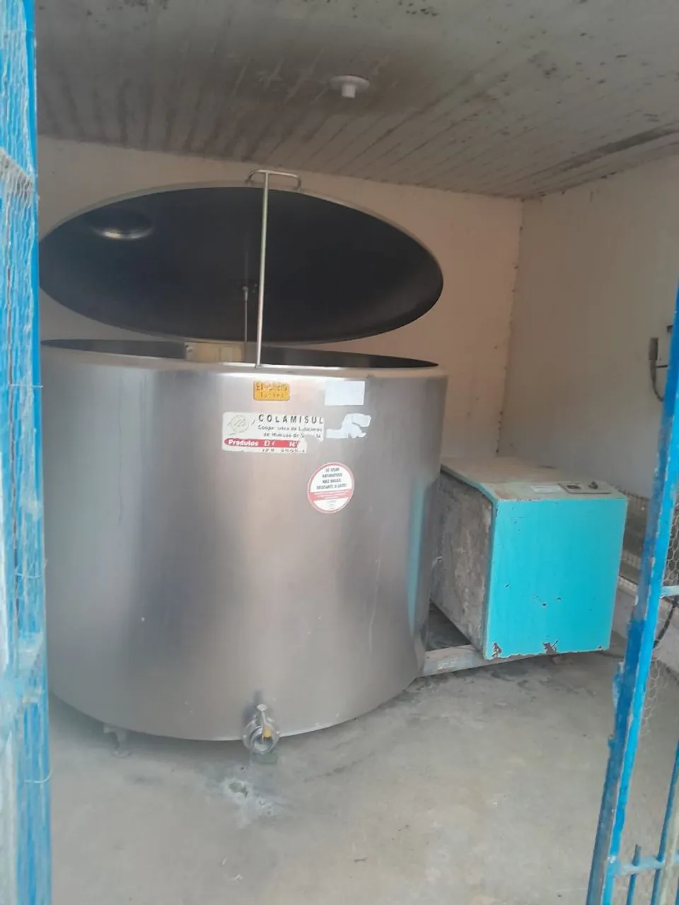 Tanque de resfriamento de leite COLAMISUL