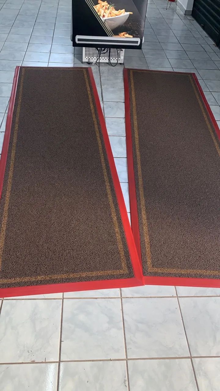 2 (dois) TAPETES 3mts x 0,90 , antiderrapante