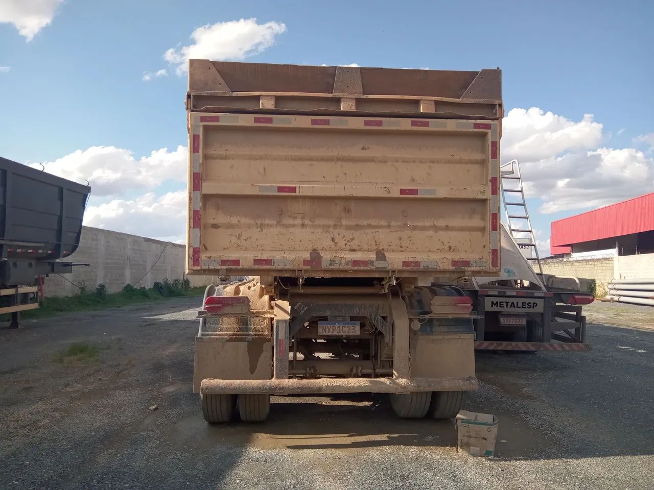 Carreta basculante 3 eixos  - Foto 12