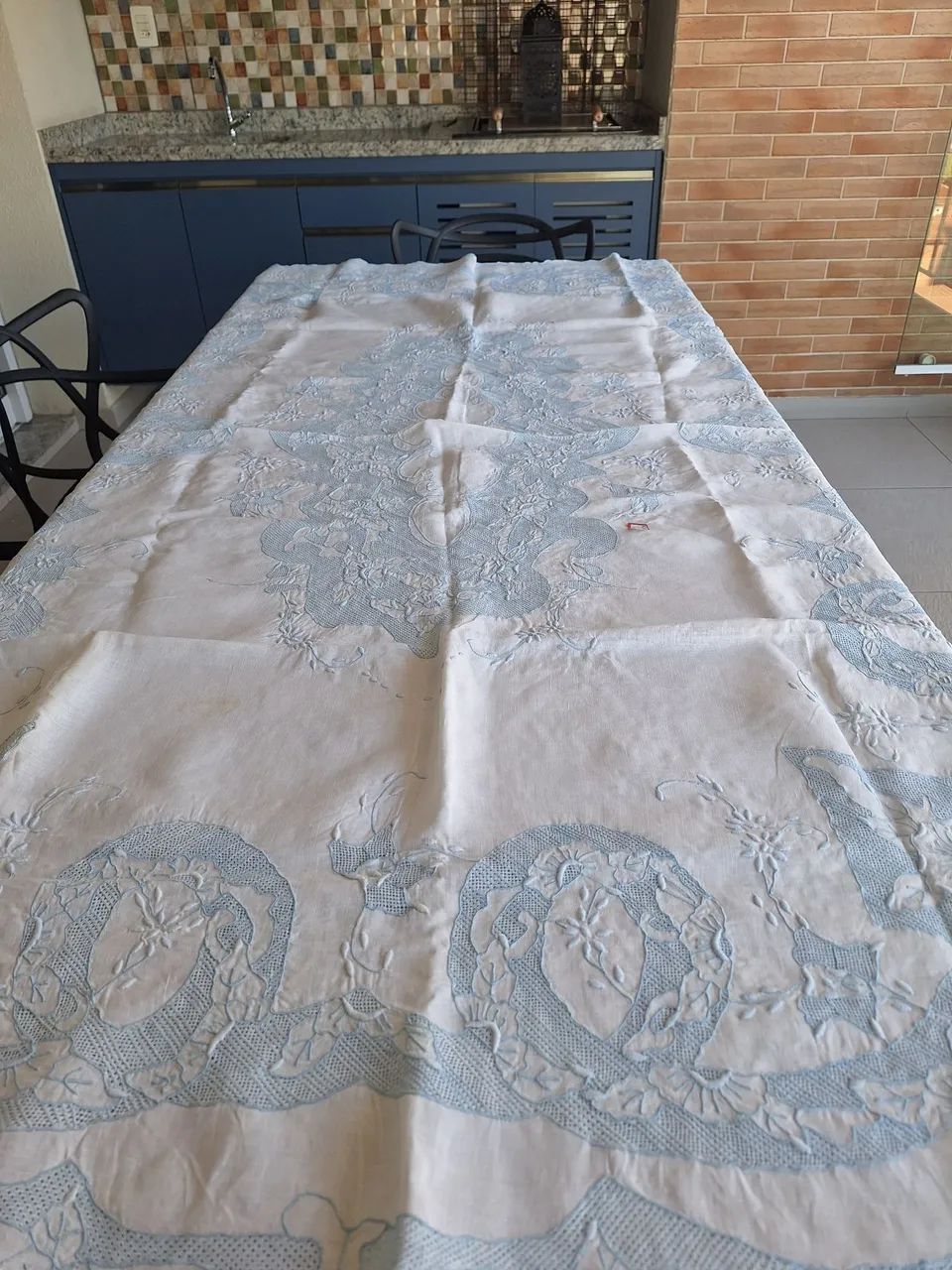 Toalha de mesa bordada - Antiga - Foto 3
