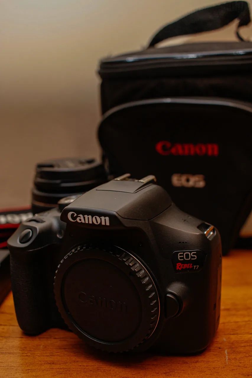 Câmera Canon EOS Rebel T7+  - Foto 4