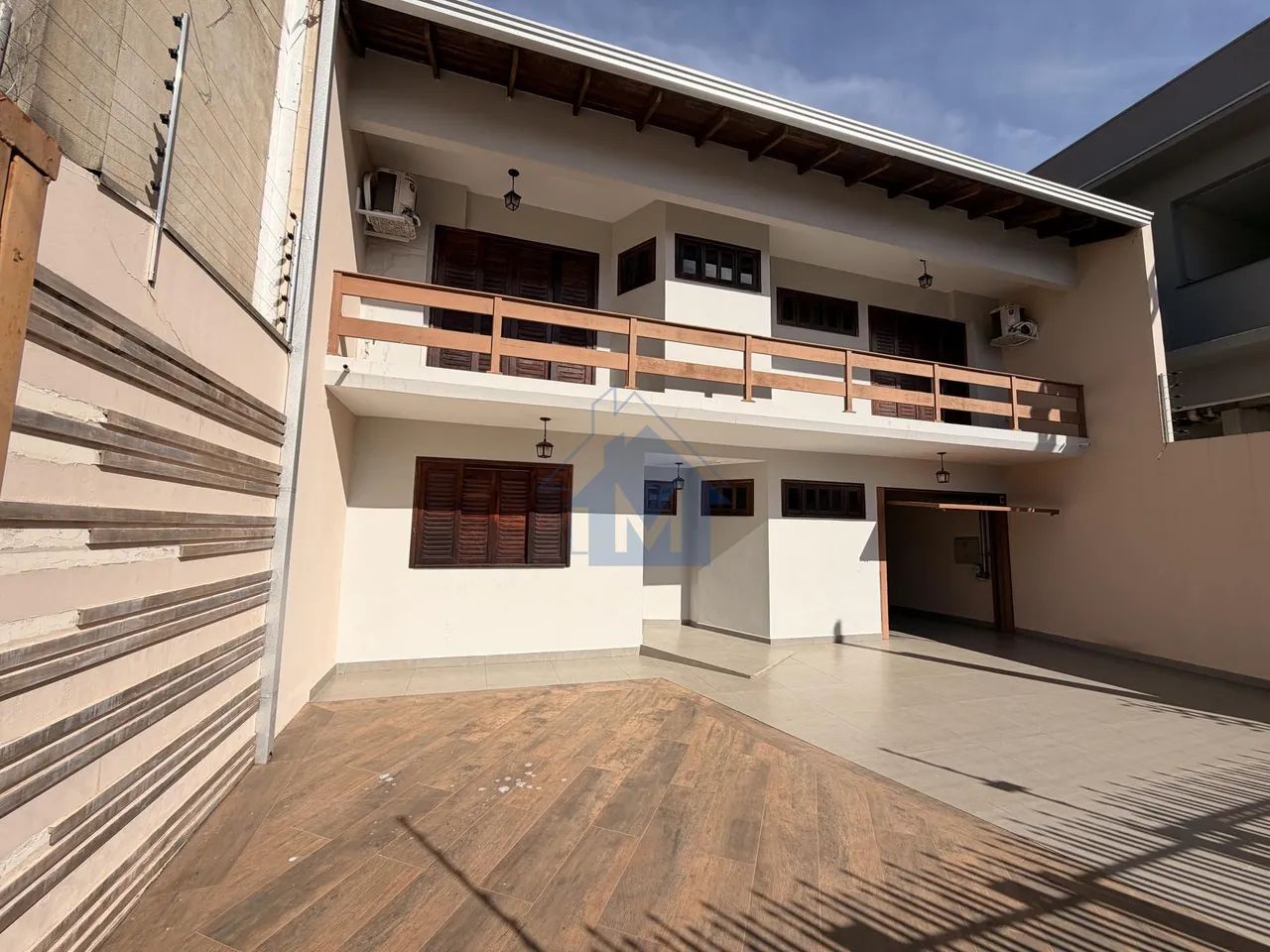 Prédio Comercial com Sala, Apartamento e Lazer, no Centro! - Foto 2