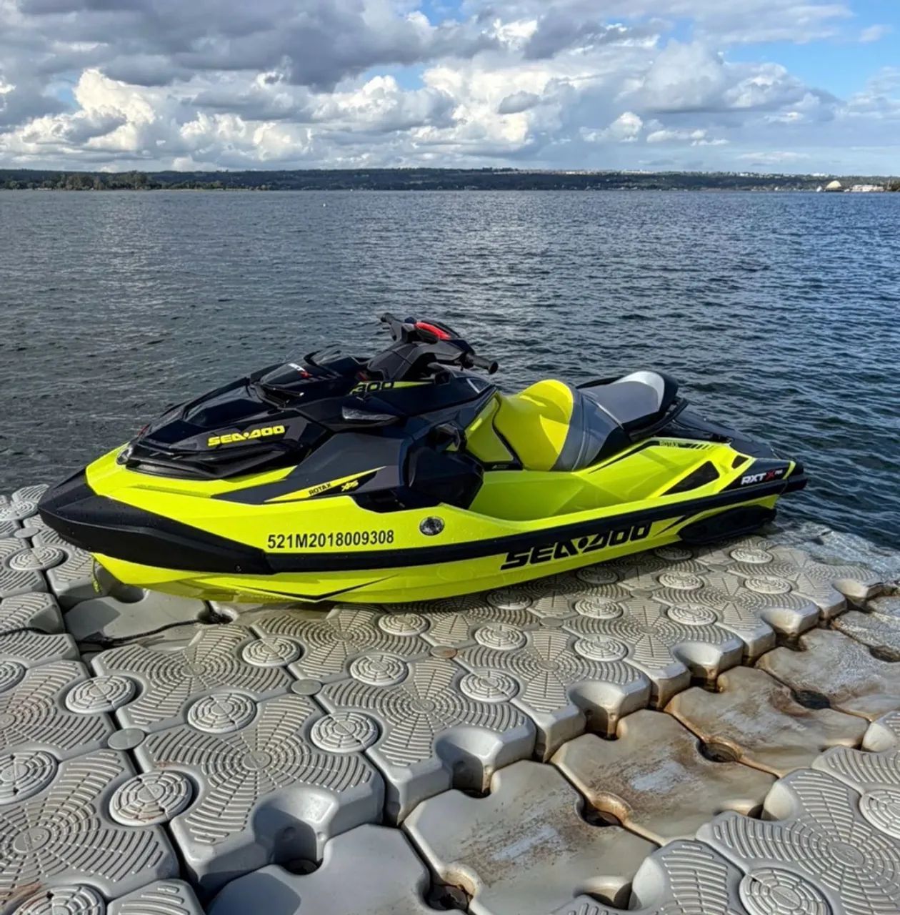 Jet ski RXTX 300 2019 conservado 