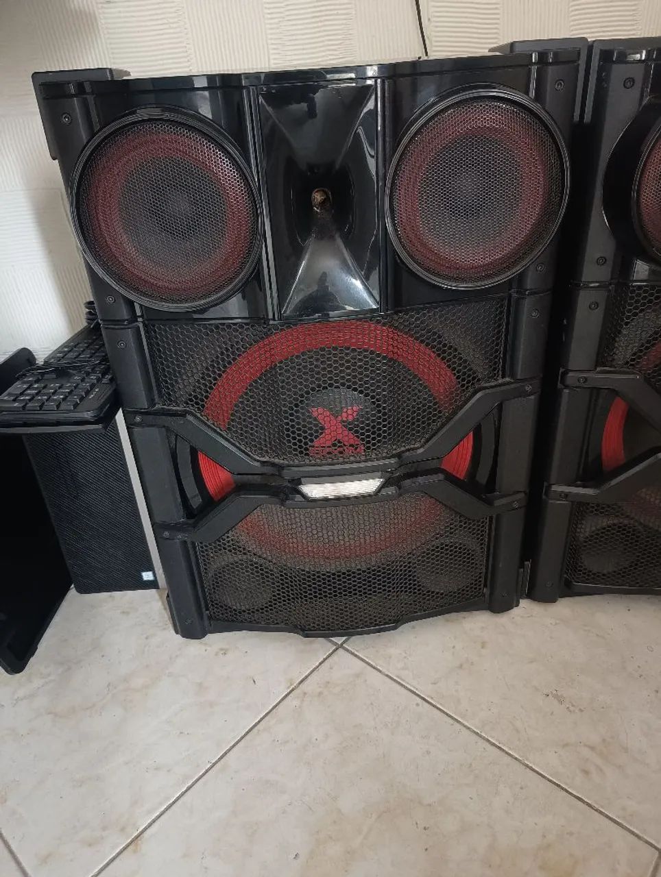 Vendo 2 caixas de som LG com falantes de 15 e 10 polegadas  - Foto 3