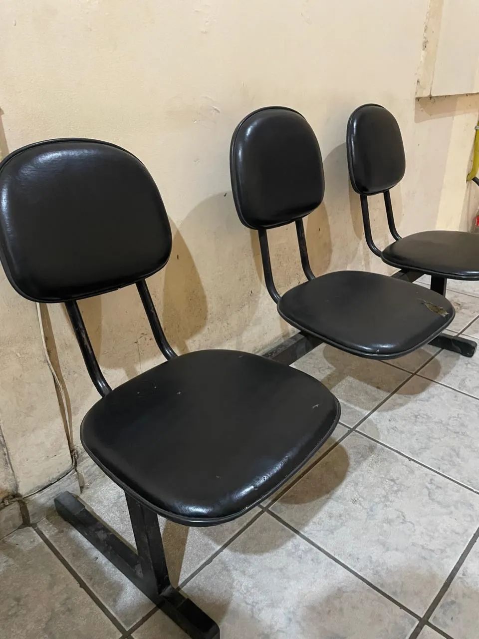 Cadeira de espera (salão e barbearia) - Foto 2
