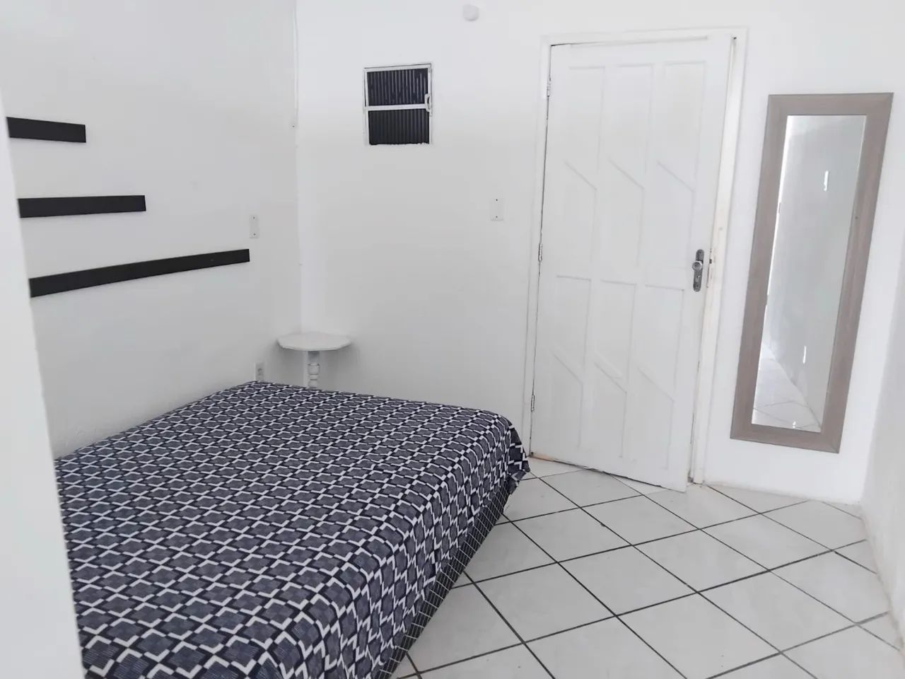 KITNET QUARTO E SALA MOBILIADO NA PITUBA - A 200M DA PRAIA - Foto 3