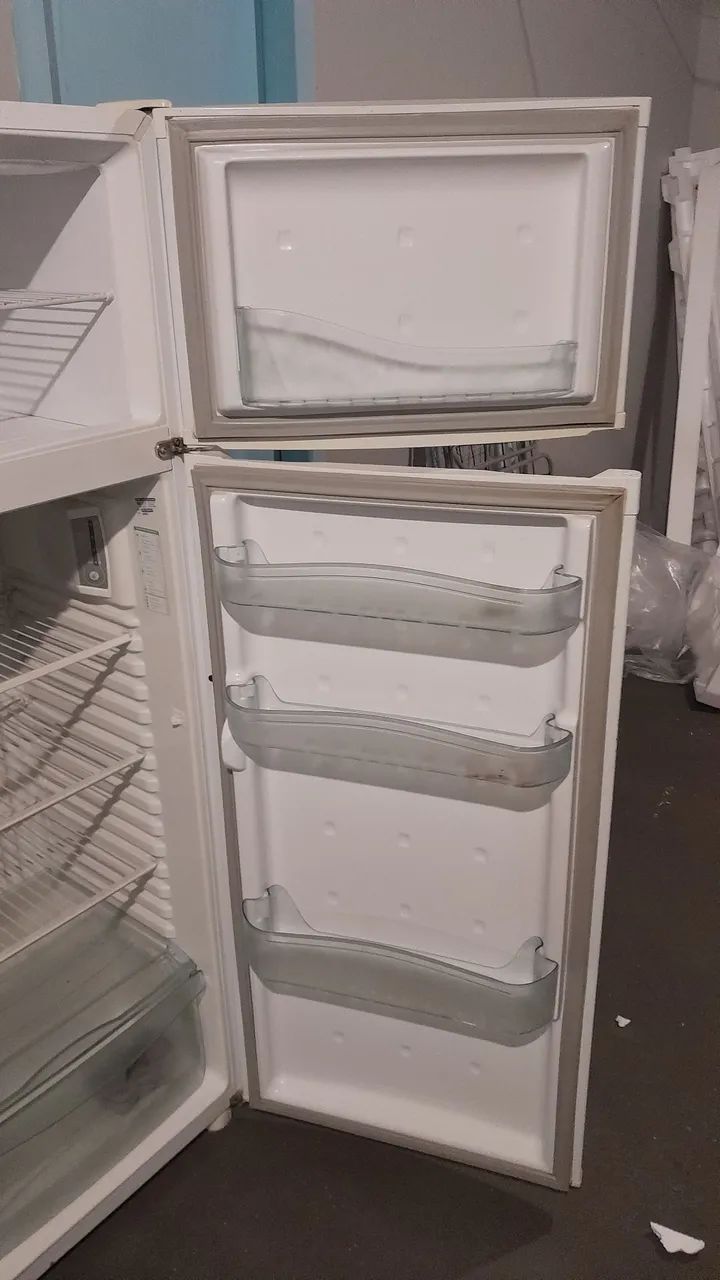 Vendo geladeira 