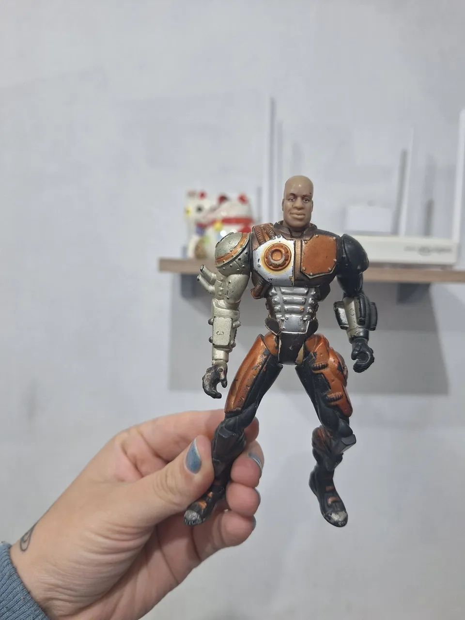 Figure articulada antiga Power Gauntlet Shaquille O'Neal