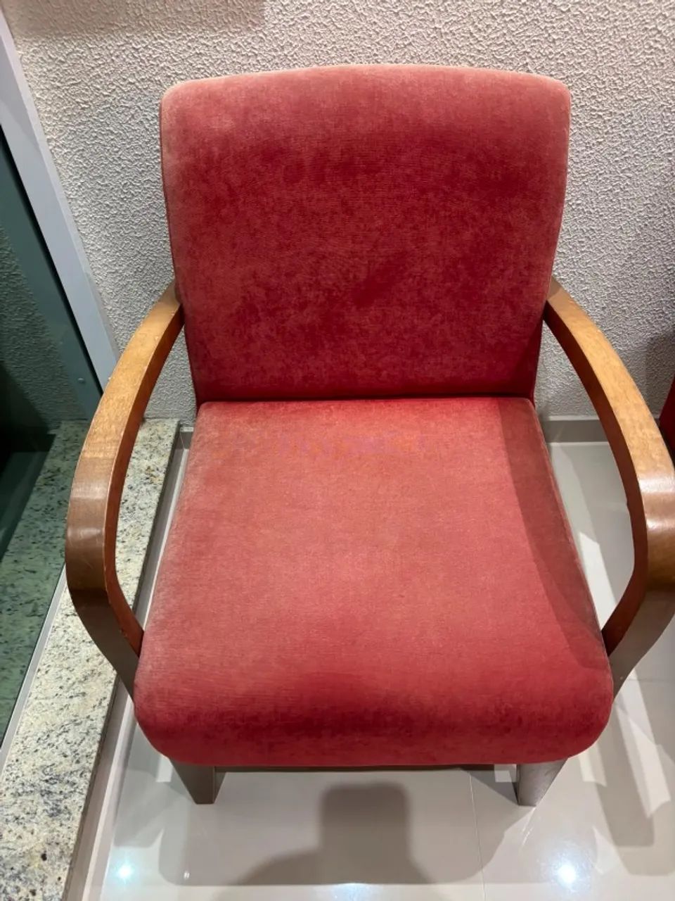 Vendo poltrona R$ 225,00 cada - Foto 3