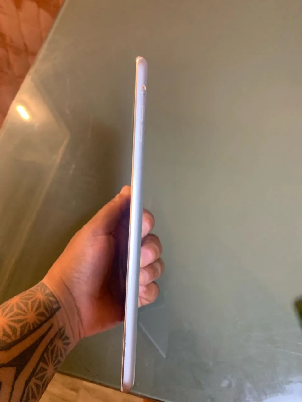 Vendo IPad ou troco em celular  - Foto 2