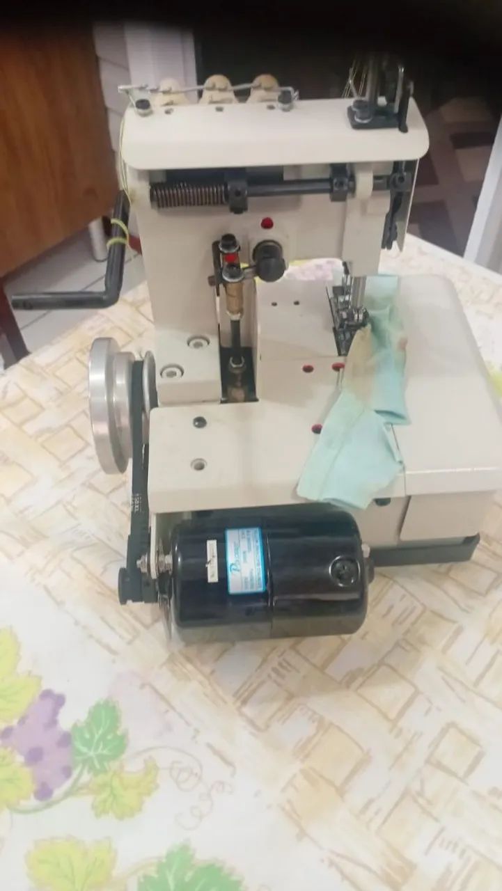 Máquina de costura 