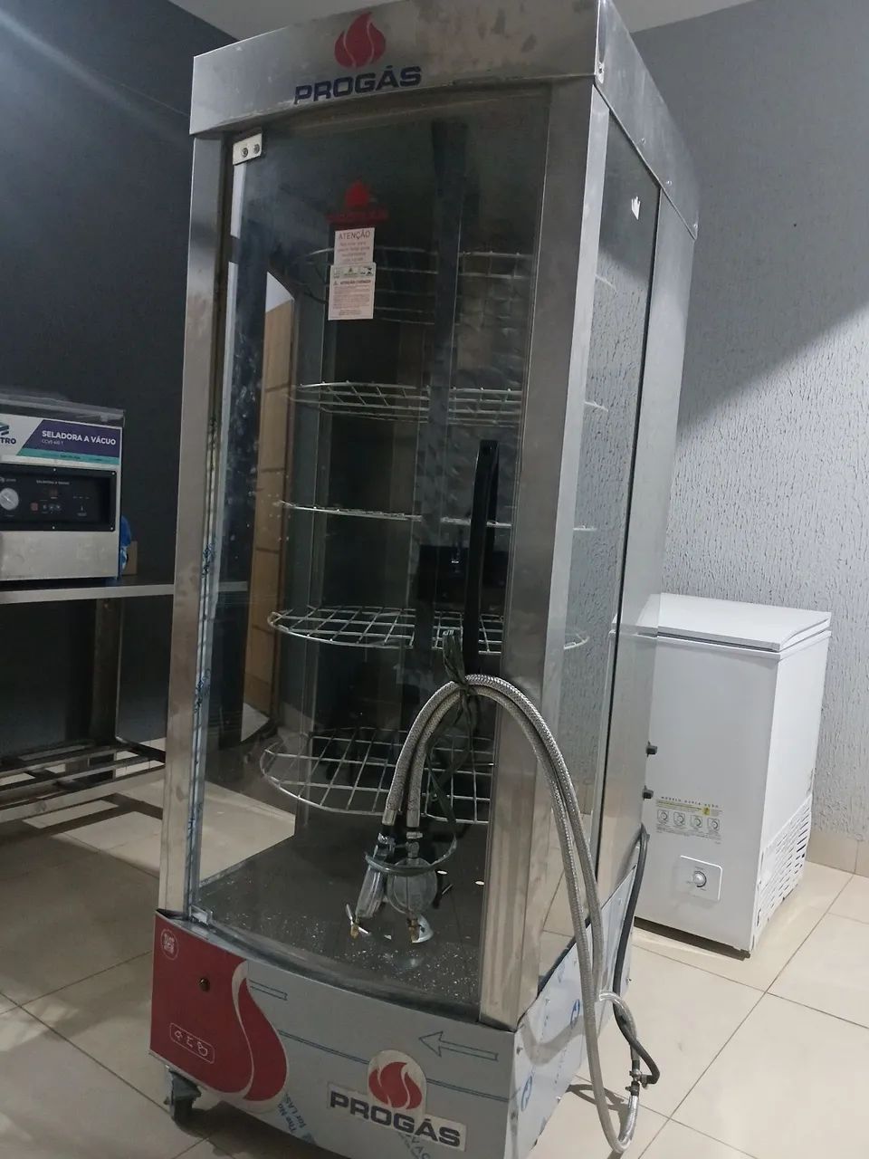 MÁQUINA DE ASSAR FRANGO