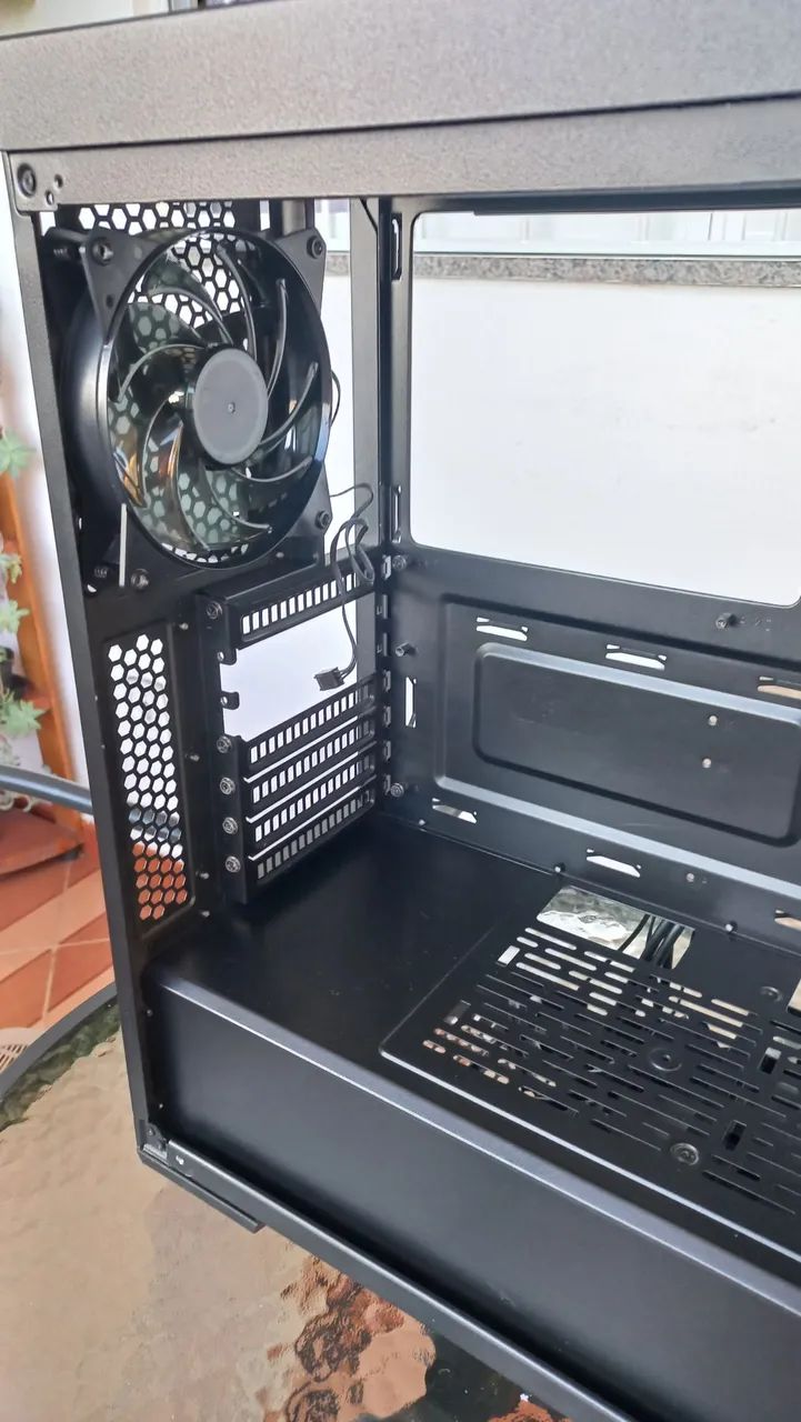 Gabinete Mid Tower Cooler Master - Foto 5