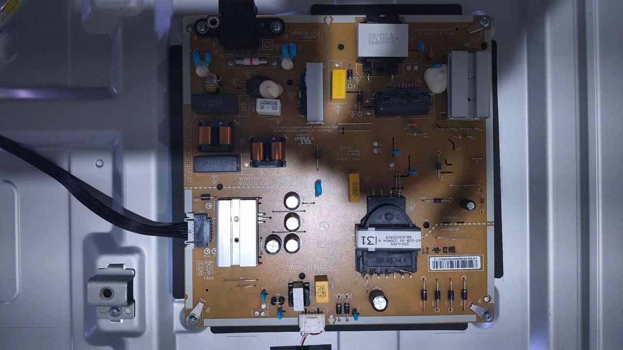 LG Smart " LED 4K UHD 50UR8750PSA (COM DEFEITO) - Foto 5