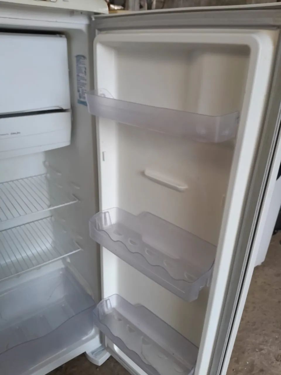 VENDO GELADEIRA ELETROLUX  - Foto 3