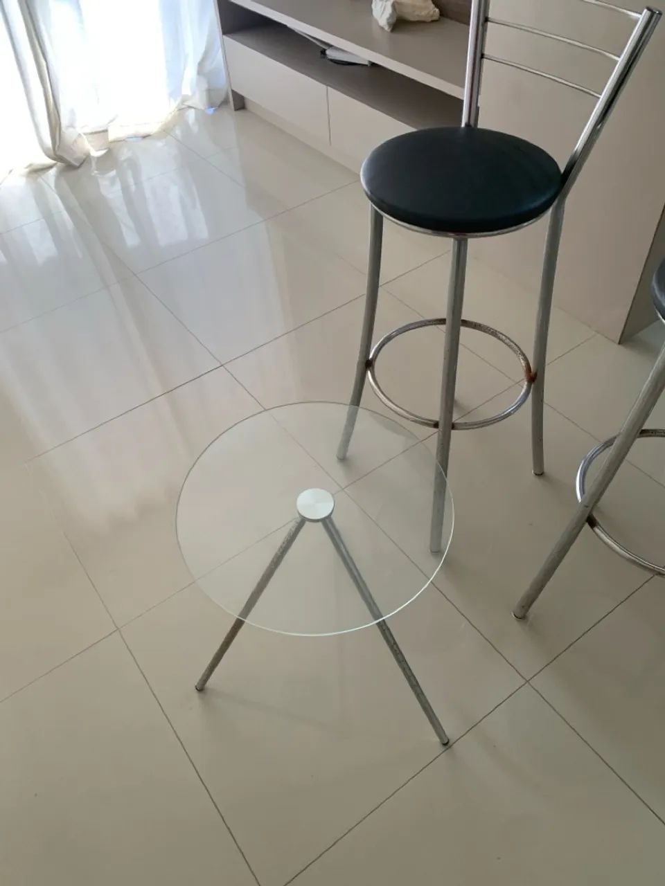 Baquetas e mesa apoio 