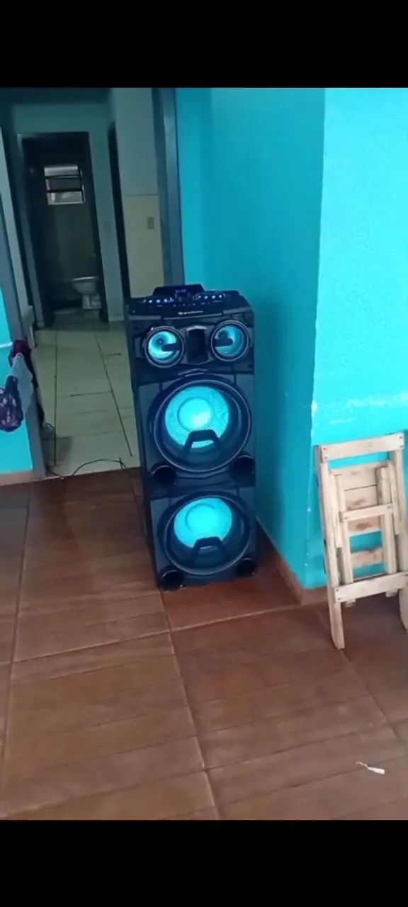 Vende_se caixa de som gradiente vale 4500 pego moto ou carro bruxo faso 3000 mil avista 1