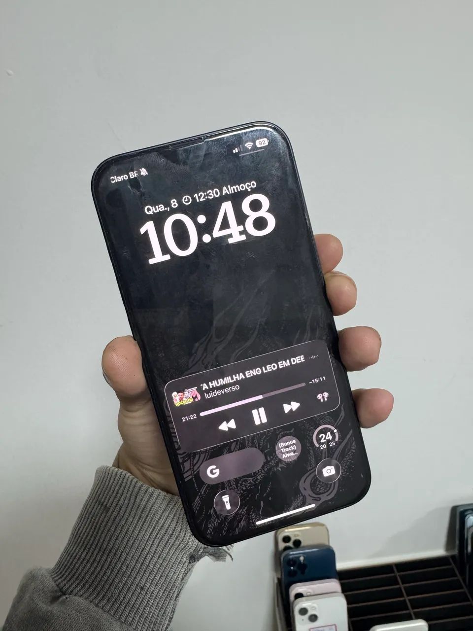 iPhone 16e